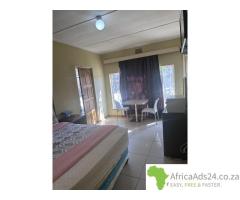 Salvador Guesthouse Vereeniging 0848103487