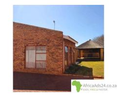 Lovers Way Guest House Retreat near Sasol Riviera Park Mafikeng