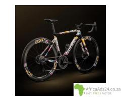 2025 Colnago V4Rs Tadej - Limited Edition Road Bike (KINGCYCLESPORT)